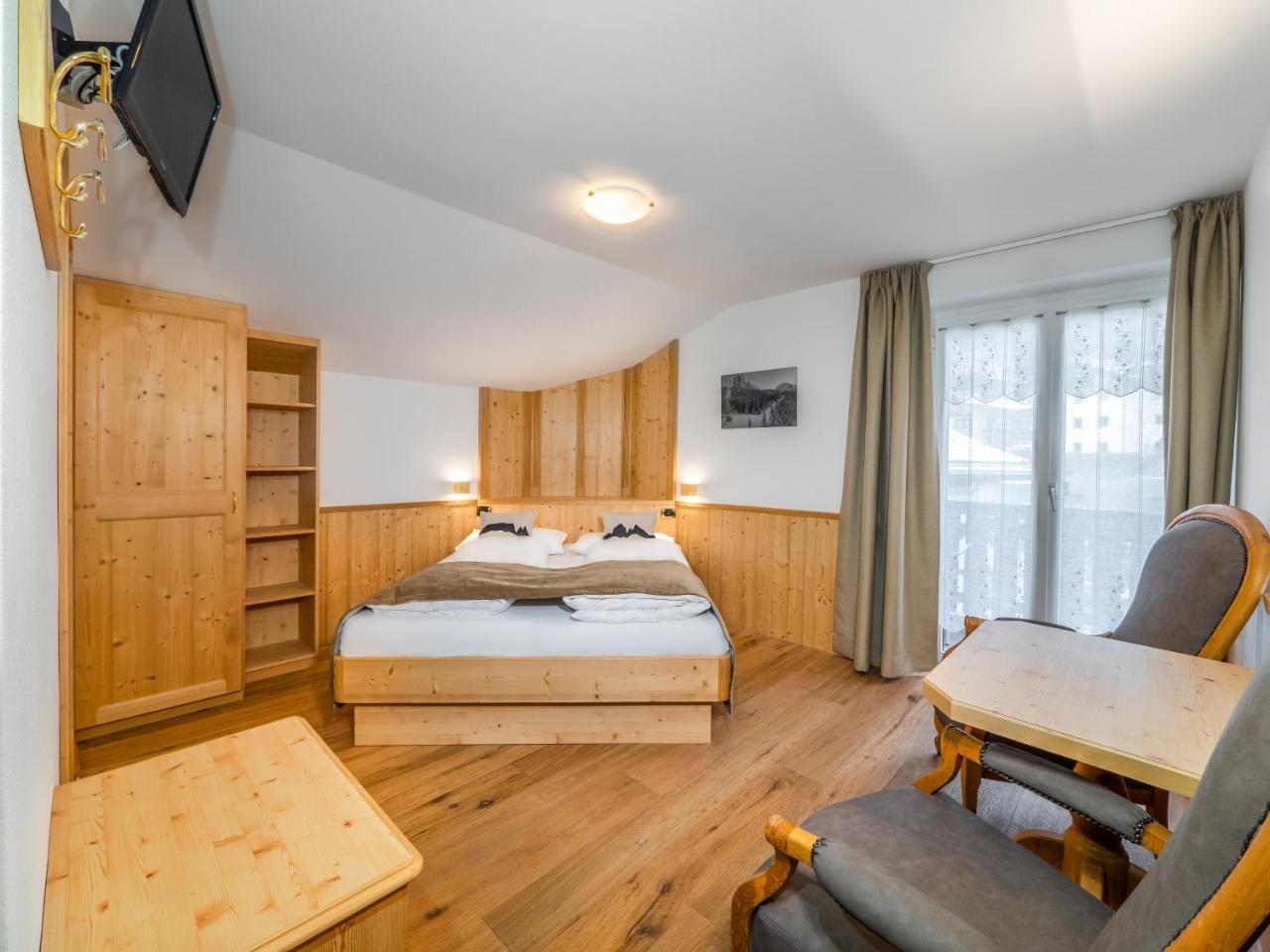 B&B Marina Contacless Check In Santa Cristina Val Gardena Extérieur photo