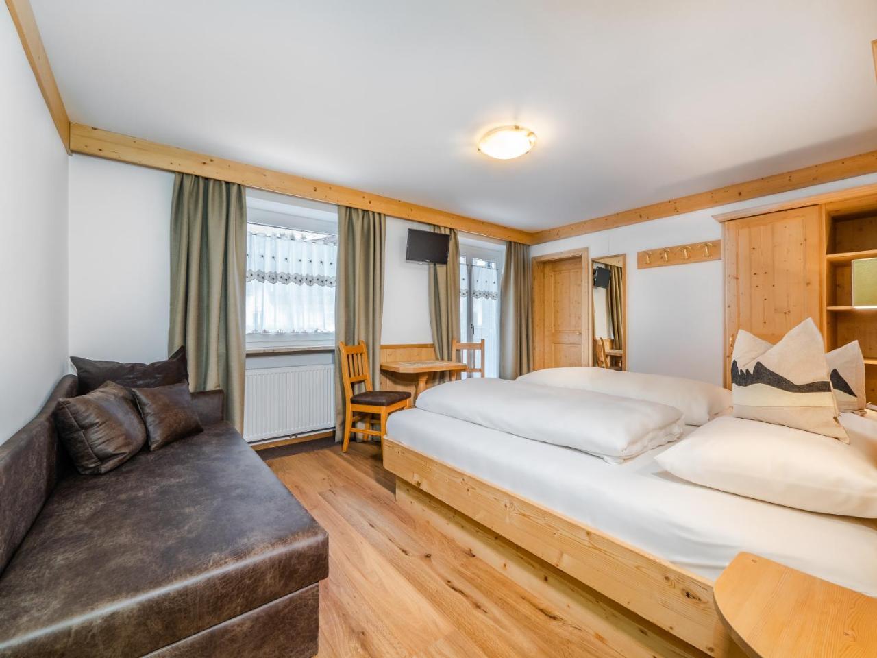 B&B Marina Contacless Check In Santa Cristina Val Gardena Extérieur photo